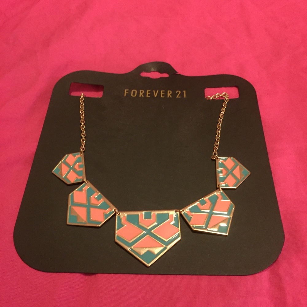 NWT statement necklace ✨